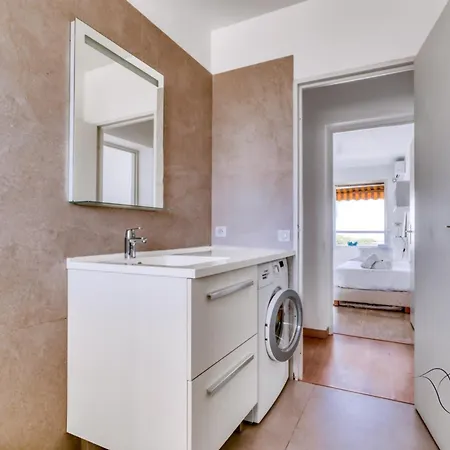 A Dream Getaway By The Sea *